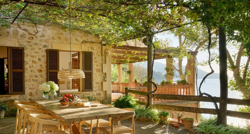 Image of Mallorca property showcasing a porch with a view of the ocean